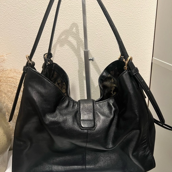 Coach Black Shoulder Bag - Picture 3 of 8